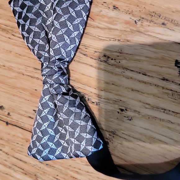 Stylish Blue and Black Tie Set - Picture 2 of 11